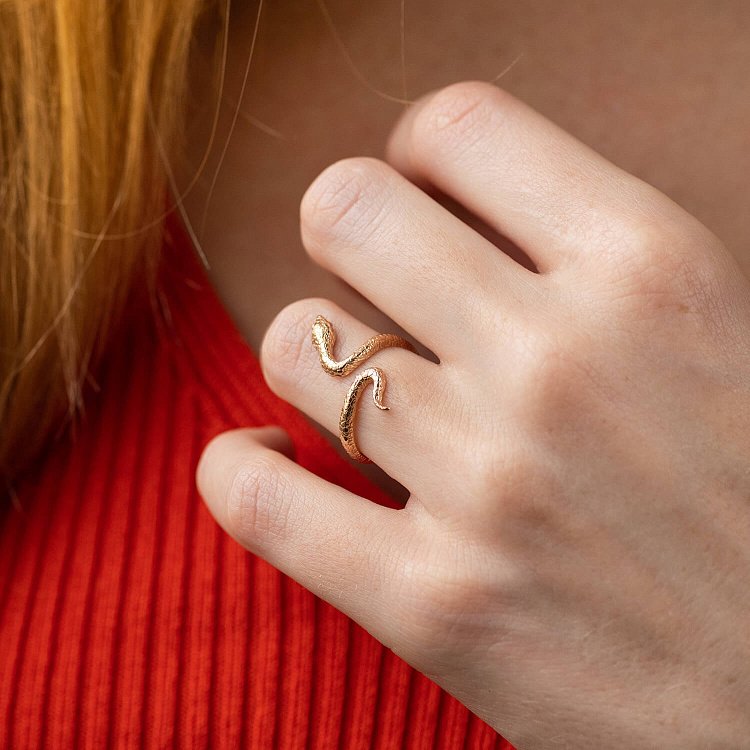 Кольцо "Змея" в красном золоте к07993 - 1 Кольцо "Змея" в красном золоте к07993 от ювелирного магазина Оникс - 1