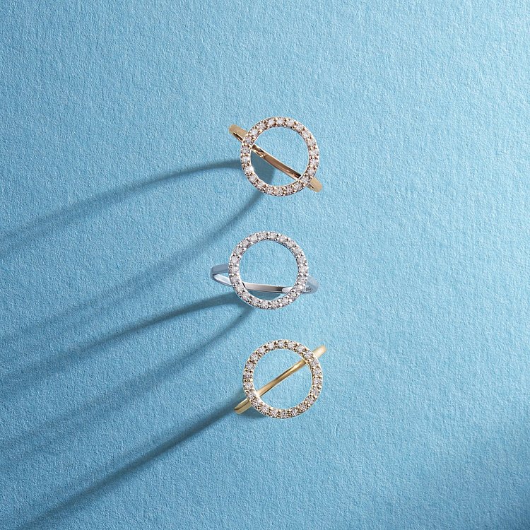 Кольцо "Круговорот" в желтом золоте (фианиты) к08152 от ювелирного магазина Оникс - 2