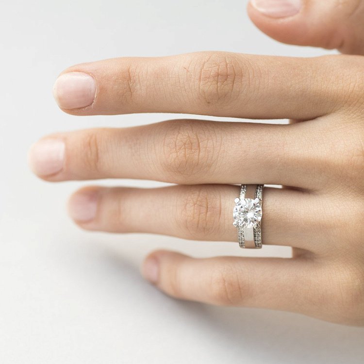 Золота каблучка (фіаніти) к02970 від ювелірного магазину Онікс - 7