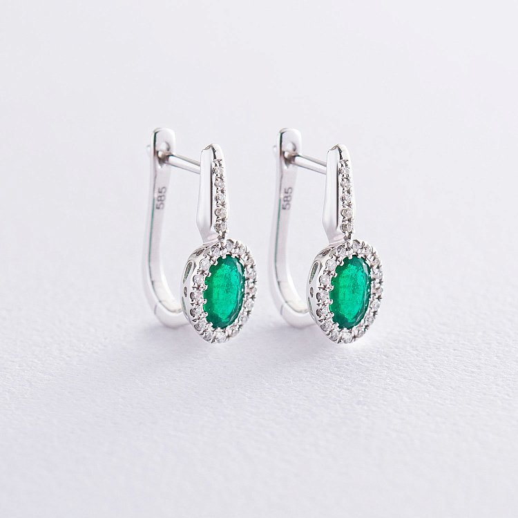 Золотые серьги с бриллиантами и изумрудами E30022RA1 от ювелирного магазина Оникс