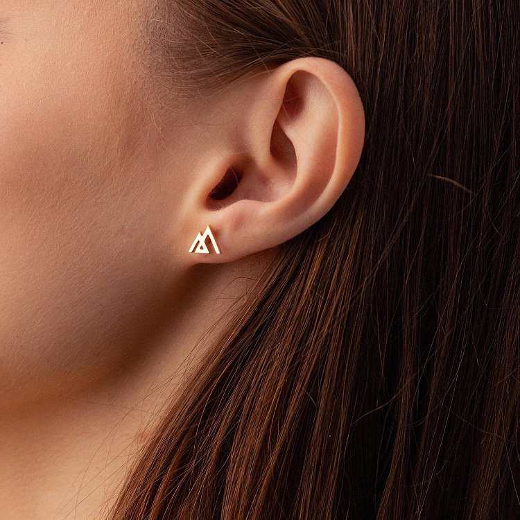 Сережки - пусети "Гори" в жовтому золоті с07574 від ювелірного магазину Онікс - 4