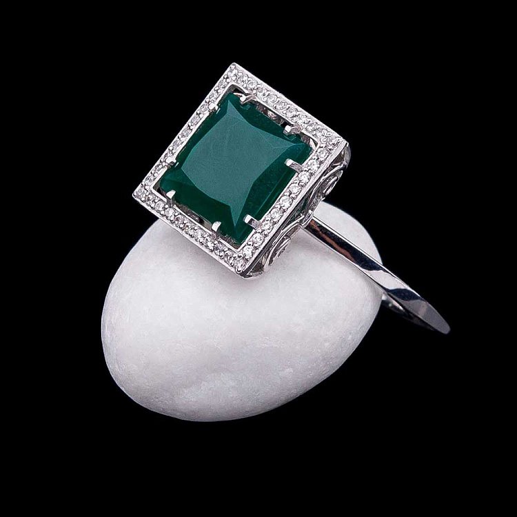 Золота каблучка з агатом і фіанітами 14032086 від ювелірного магазину Онікс - 1