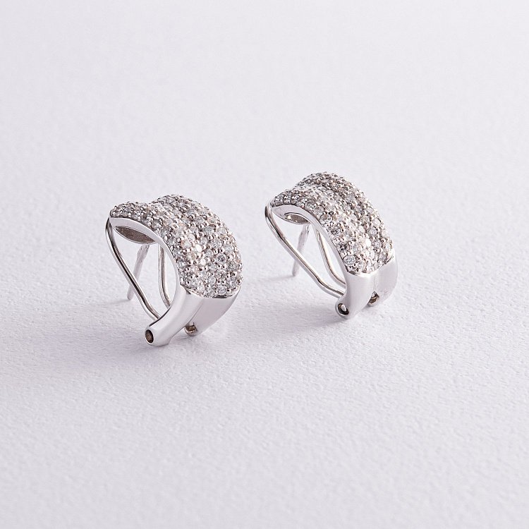 Серьги в белом золоте с бриллиантами с720 от ювелирного магазина Оникс