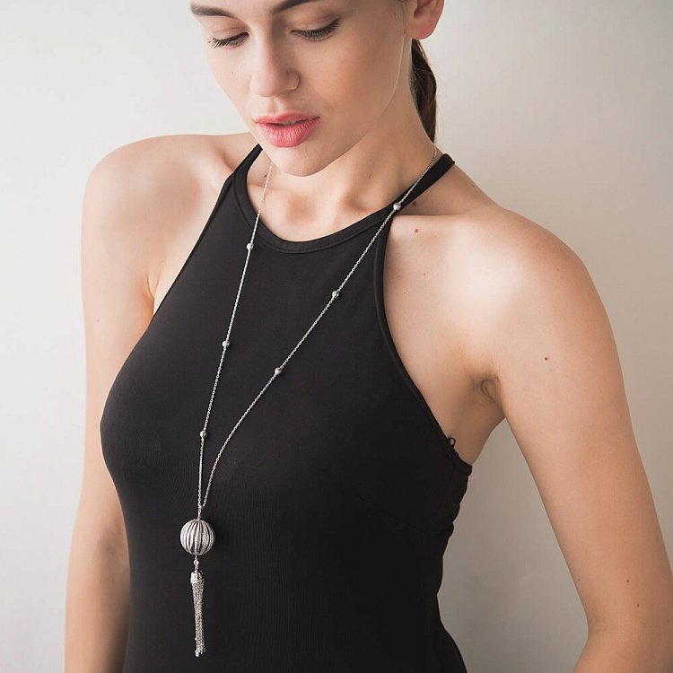 Серебряное колье с фианитами 18272 от ювелирного магазина Оникс - 2