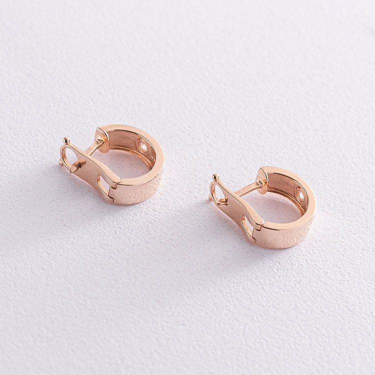 Золотые серьги на английской застежке (фианиты) с07290 от ювелирного магазина Оникс - 2