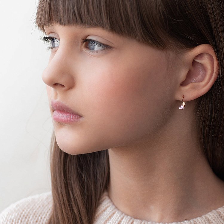 Детские золотые серьги с фианитом с06092 от ювелирного магазина Оникс - 1