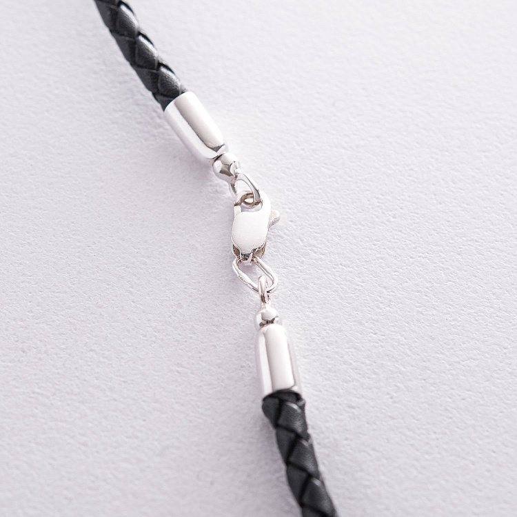 Кожаный шнурок с гладкой серебряной застежкой (4мм) 18422 от ювелирного магазина Оникс - 1