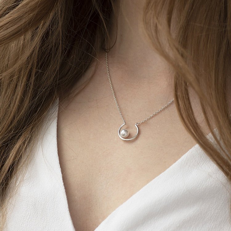 Серебряное колье с жемчужиной 181015 от ювелирного магазина Оникс - 3