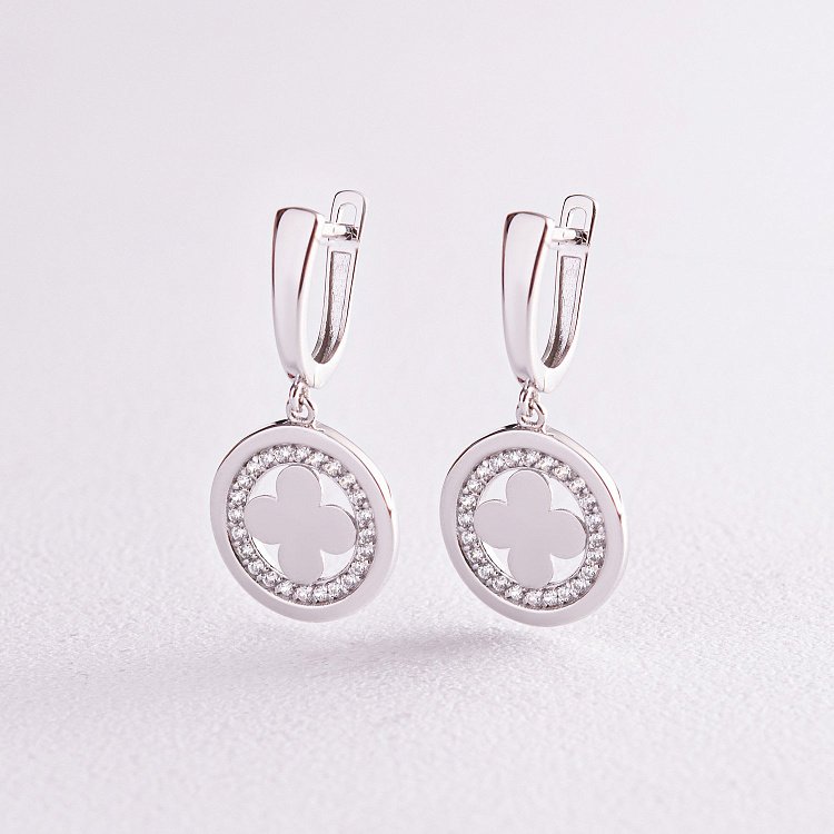 Сережки "Конюшина" в білому золоті (білі фіаніти) с07688 від ювелірного магазину Онікс