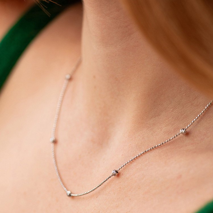 Кольє "Кульки" у білому золоті кол02451 від ювелірного магазину Онікс - 1