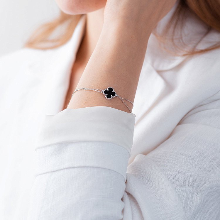 Двойной браслет "Клевер" в белом золоте (оникс) б04709 от ювелирного магазина Оникс - 3