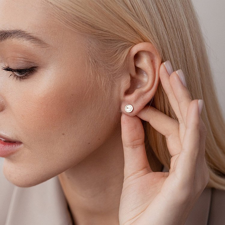 Сережки - пусети "Love" у червоному золоті с07731 від ювелірного магазину Онікс - 6