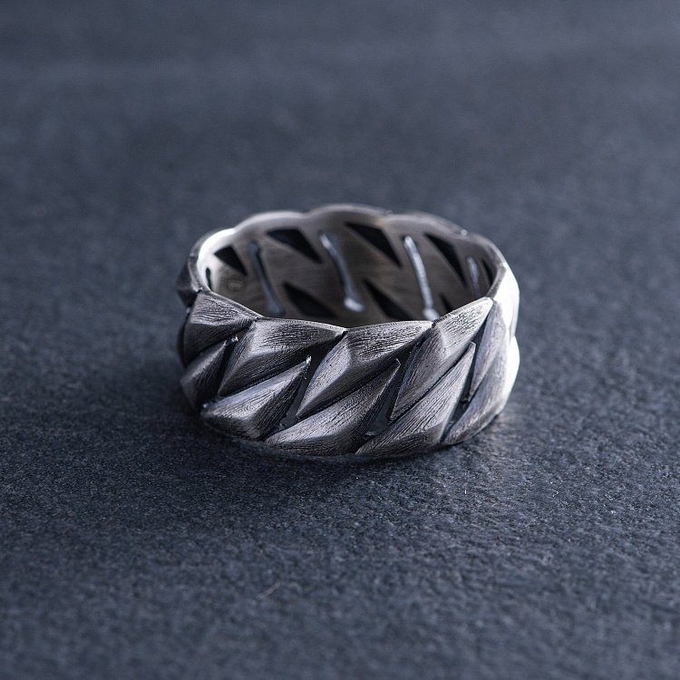 Срібна каблучка "Кубинський ланцюжок" 112685 від ювелірного магазину Онікс