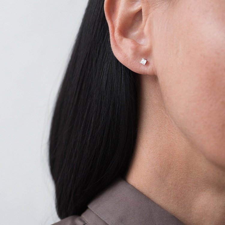 Золотые серьги - пусеты с фианитами с02891 от ювелирного магазина Оникс - 3