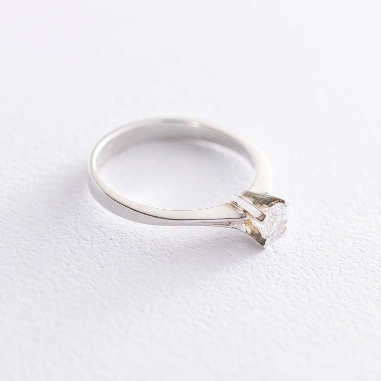 Срібна каблучка з фіанітом 11886 від ювелірного магазину Онікс