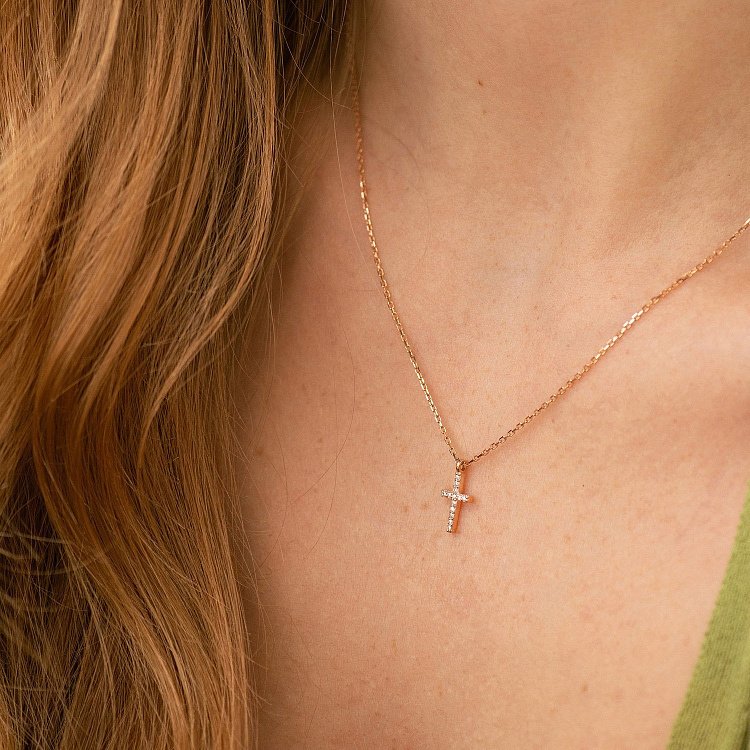 Кольє "Хрестик" в червоному золоті (діаманти) колб0133м від ювелірного магазину Онікс - 1