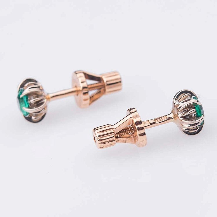 Золотые серьги-пусеты с изумрудами и бриллиантами 23292 от ювелирного магазина Оникс - 2