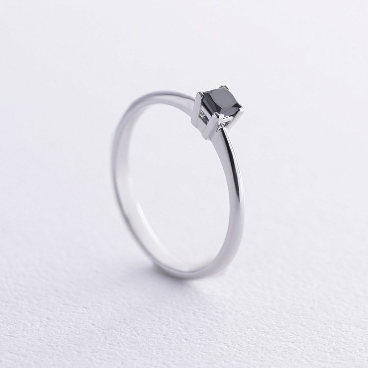 Помолвочное кольцо с черным бриллиантом (белое золото) 236331122 от ювелирного магазина Оникс