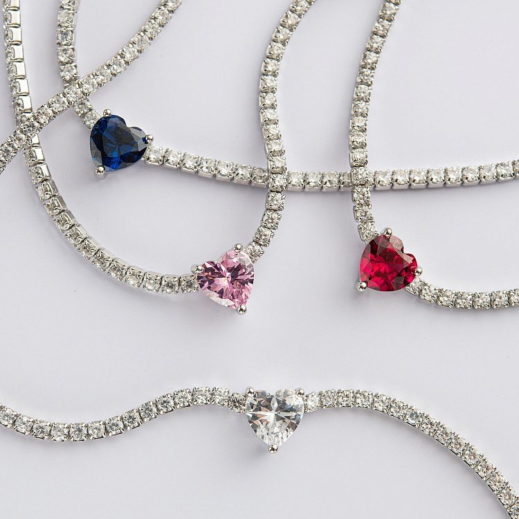 Срібне кольє - чокер "Сердечко" з фіанітами 181260 від ювелірного магазину Онікс - 3