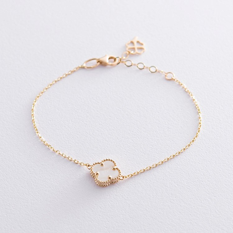 Браслет "Конюшина" в жовтому золоті (перламутр) б04391 від ювелірного магазину Онікс