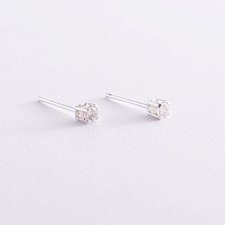 Серебряные серьги-пусеты с фианитами 12323 от ювелирного магазина Оникс