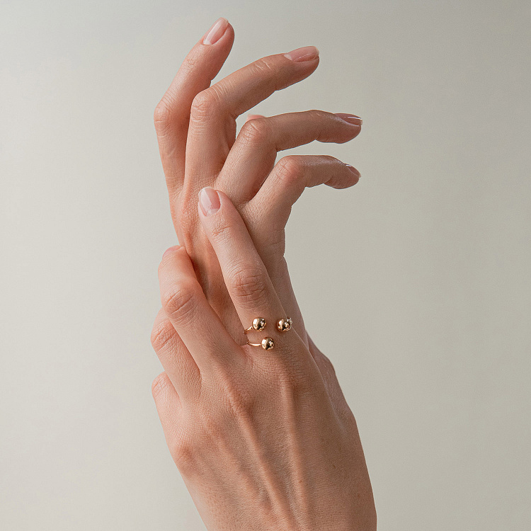 Кольцо "Шарики" в желтом золоте к08282 от ювелирного магазина Оникс - 1