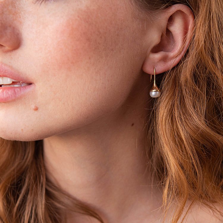 Золоті сережки - петельки з перлами с07865 від ювелірного магазину Онікс - 2