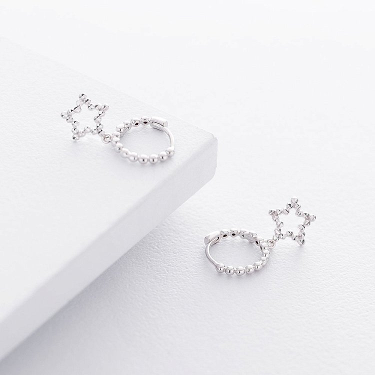 Золотые серьги со звездочками с06176 от ювелирного магазина Оникс