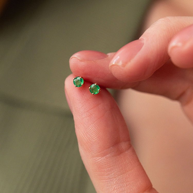 Золотые серьги - пусеты с изумрудами сб0420gl от ювелирного магазина Оникс - 3