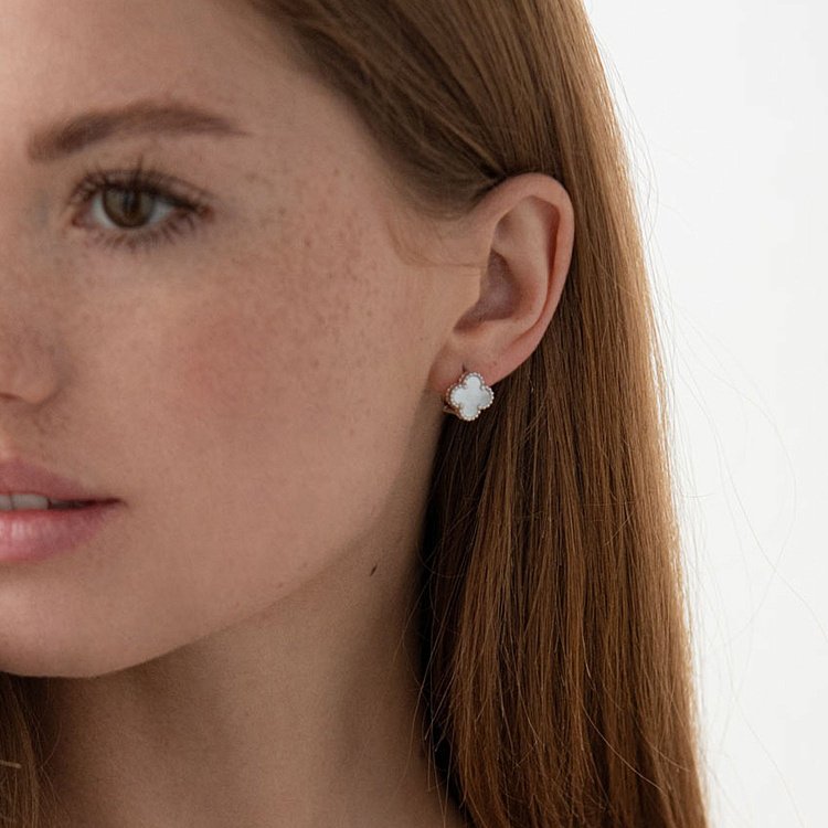 Срібні сережки "Конюшина" з перламутром 122002 від ювелірного магазину Онікс - 5