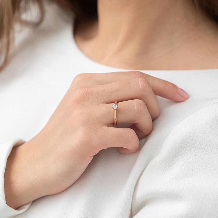 Золота заручальна каблучка (цирконій Swarovski) к06228 від ювелірного магазину Онікс - 1