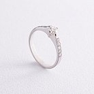 Помолвочное кольцо в белом золоте с бриллиантами км0235 от ювелирного магазина Оникс
