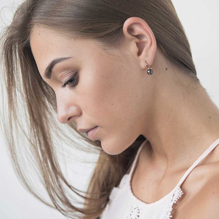 Золотые серьги с гематитом с01010 от ювелирного магазина Оникс - 2