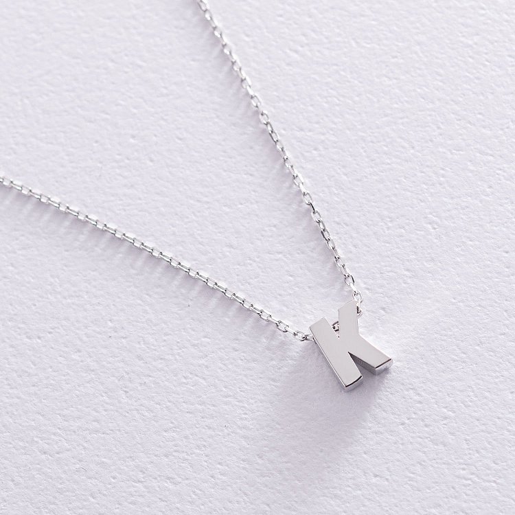 Колье с буквой "К" в белом золоте кол01254К от ювелирного магазина Оникс