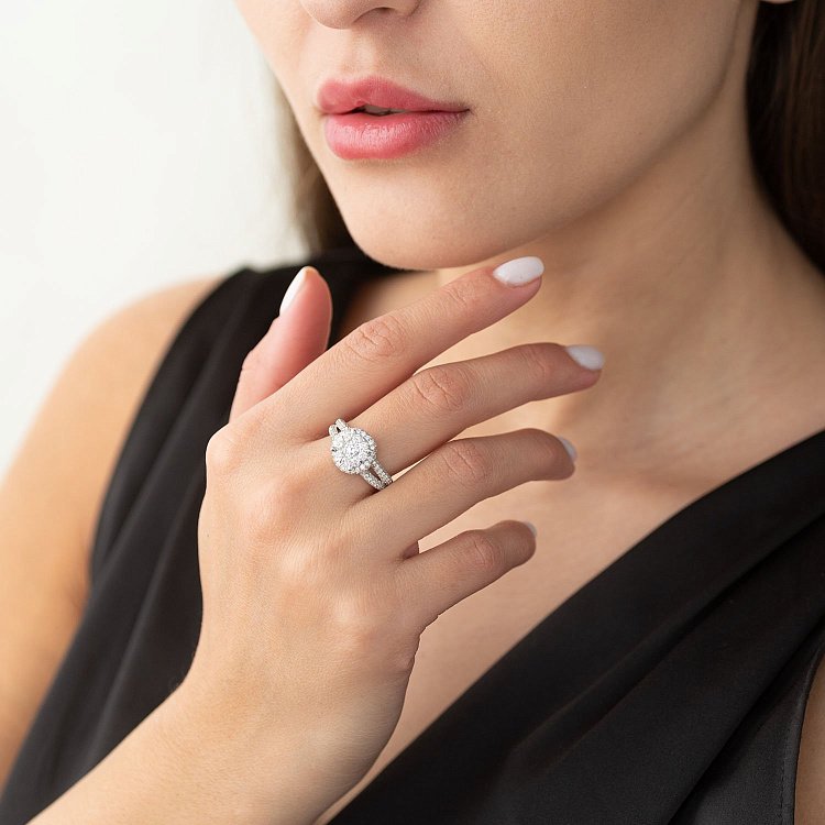 Золота каблучка з діамантами YGR0064cha - 1 Золота каблучка з діамантами YGR0064cha від ювелірного магазину Онікс - 1