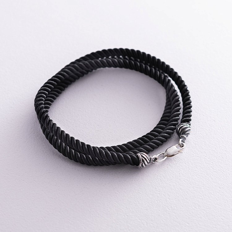 Шовковий шнурок зі срібною застібкою (4 мм) 18452 від ювелірного магазину Онікс