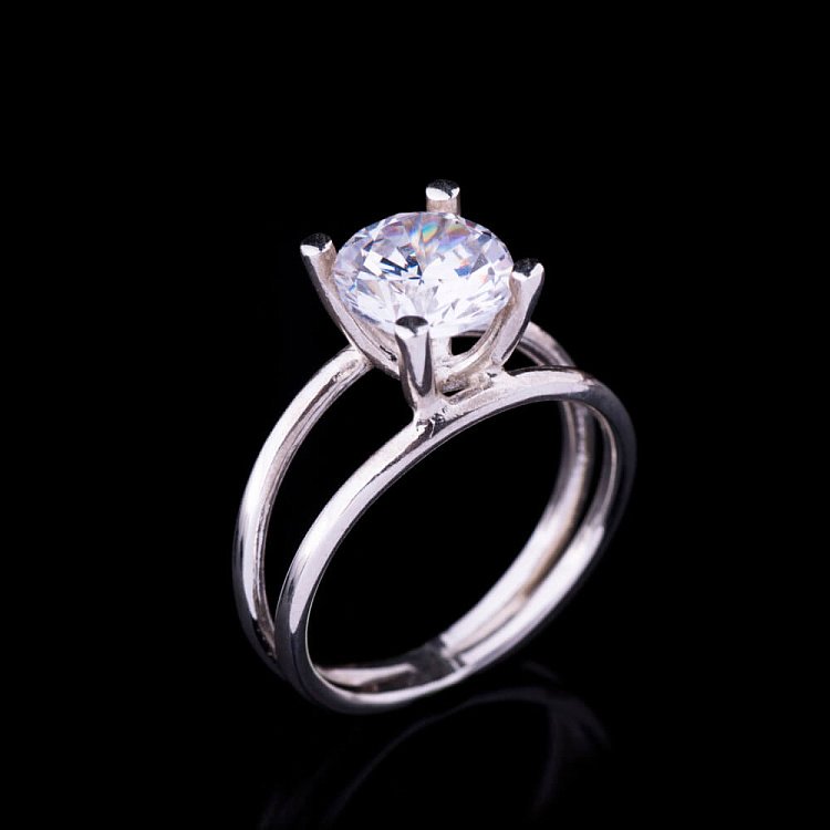 Каблучка з фіанітами 11303 від ювелірного магазину Онікс - 1