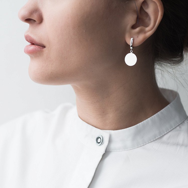 Серебряные серьги Монетки 122590 от ювелирного магазина Оникс - 1