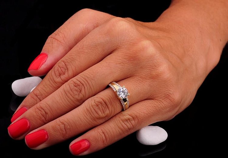 Золотое женское кольцо с фианитами к02451 от ювелирного магазина Оникс - 7