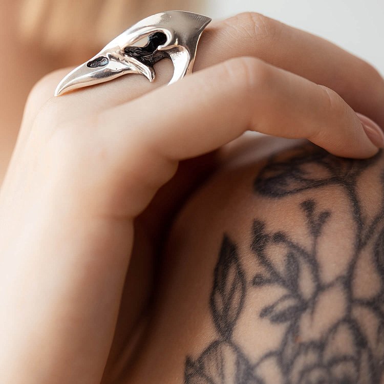 Срібна каблучка "Череп ворона" 11713 від ювелірного магазину Онікс - 5