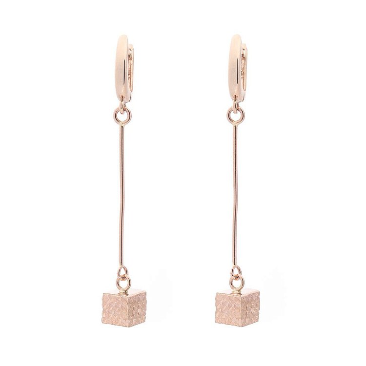 Золотые серьги "Кубики" с05652 от ювелирного магазина Оникс