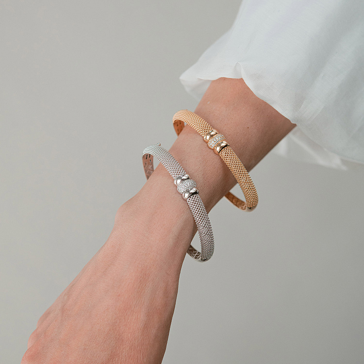 Жесткий браслет "Marie" в белом золоте (фианиты) б05610 от ювелирного магазина Оникс - 4