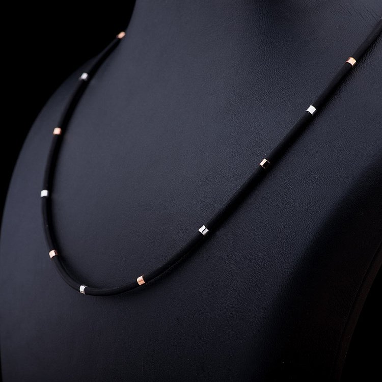 Каучуковий шнурок з золотими вставками кол01013 від ювелірного магазину Онікс - 1