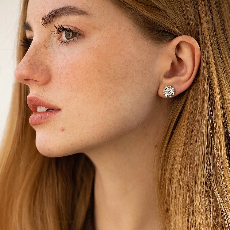 Серебряные серьги - пусеты с фианитами 911 от ювелирного магазина Оникс - 2