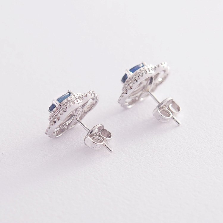 Золотые серьги-гвоздики с синими сапфирами и бриллиантами с470 от ювелирного магазина Оникс - 2