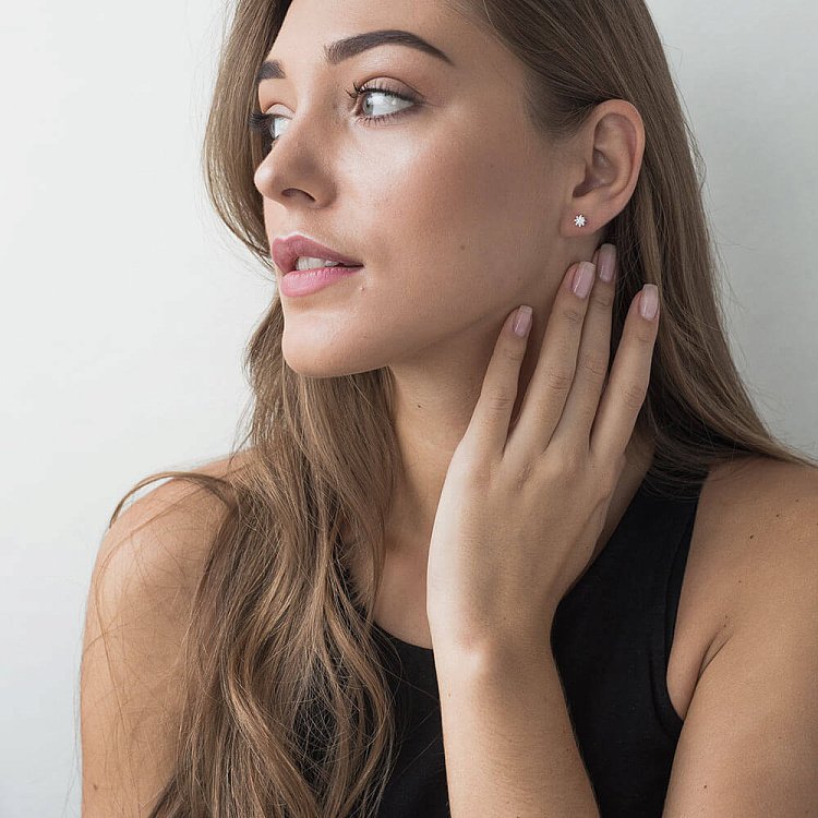 Золотые серьги-гвоздики с бриллиантами сб0086ca от ювелирного магазина Оникс - 3