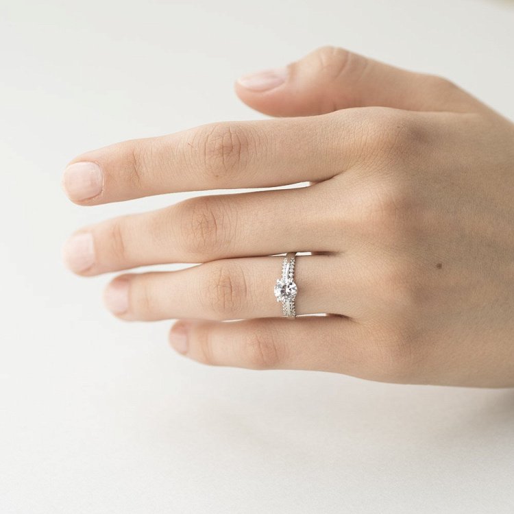 Помолвочное кольцо (фианиты) к03010 от ювелирного магазина Оникс - 1