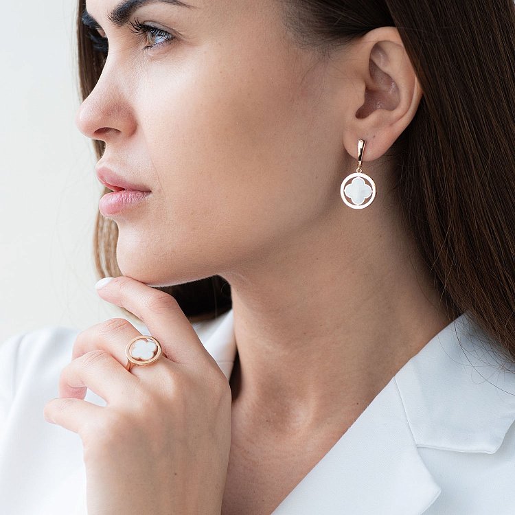 Каблучка "Конюшина" в червоному золоті (емаль) к06708 від ювелірного магазину Онікс - 1