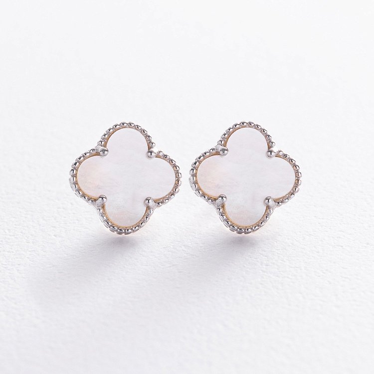 Срібні сережки - пусети "Конюшина" (шт. перламутр) OR128220п від ювелірного магазину Онікс