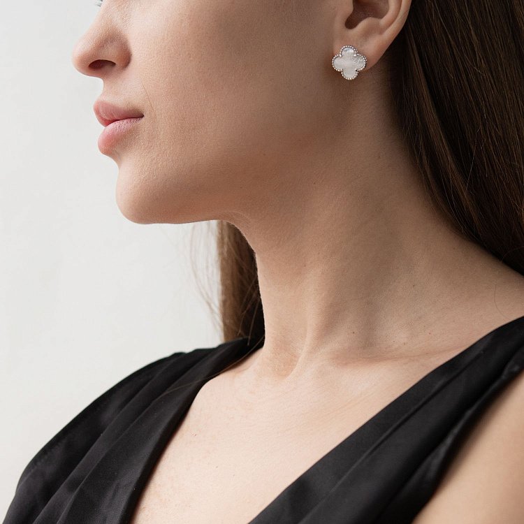 Серебряные серьги "Клевер" с перламутром 122114 от ювелирного магазина Оникс - 6